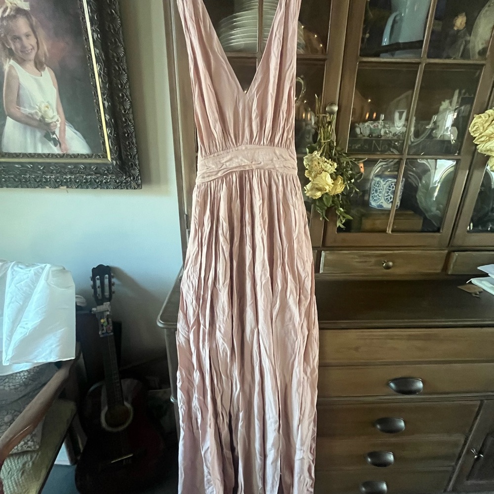 Elegant V-Neck Maxi Dress in Blush Pink